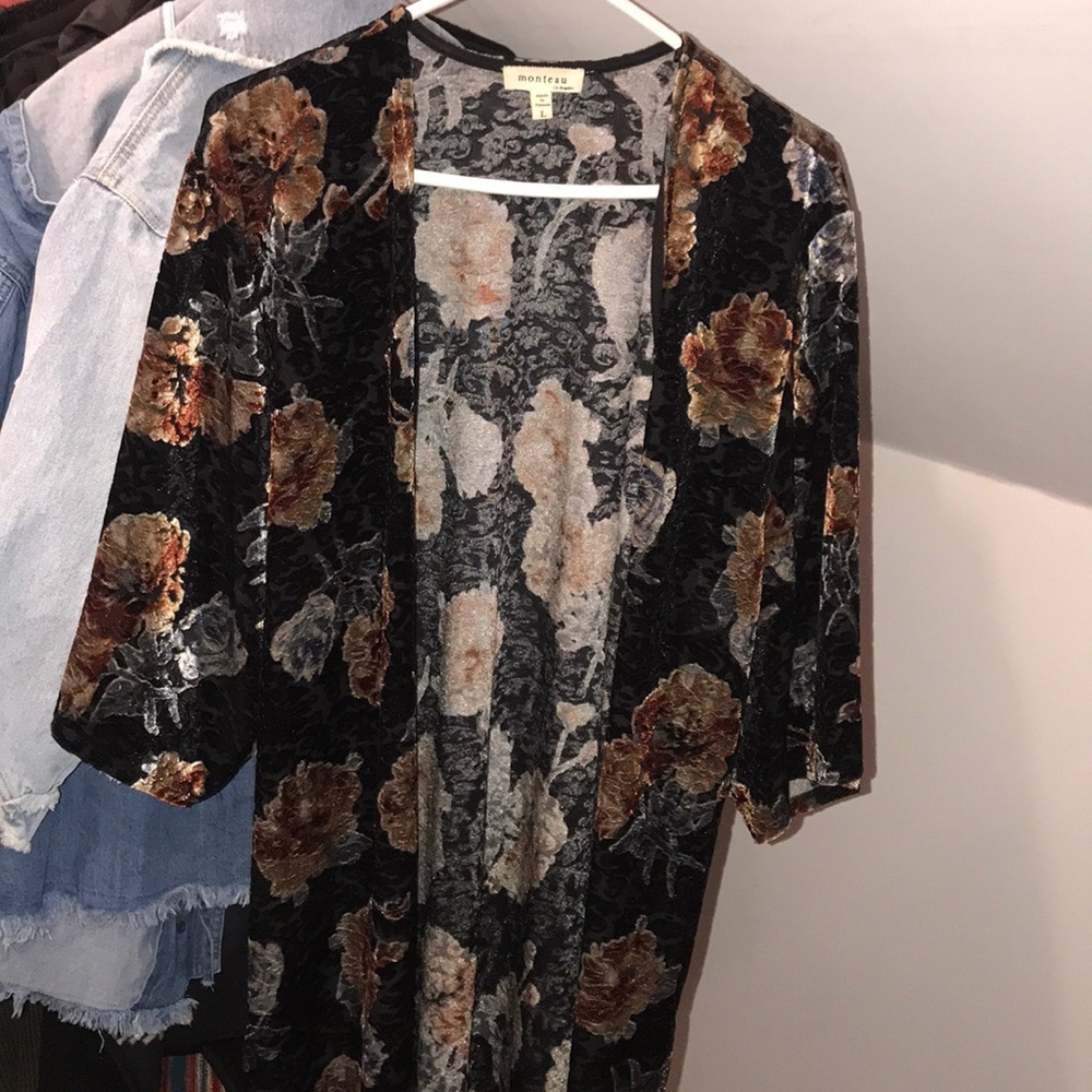 Really cute floral cardigan